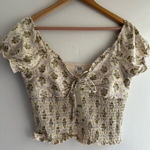 NWT - BDG Cropped Floral Blouse - L